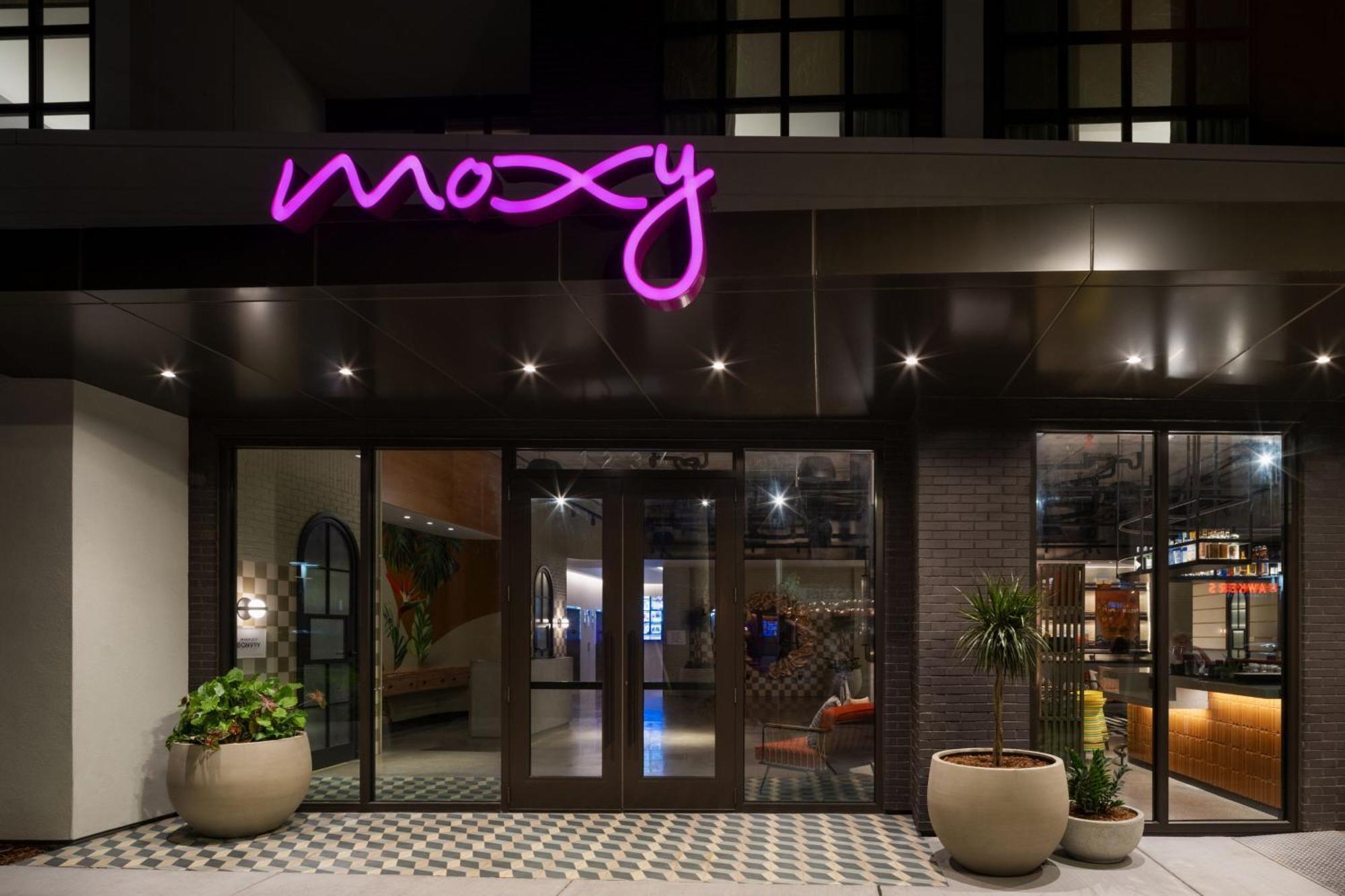 Готель Moxy St. Petersburg Downtown Екстер'єр фото